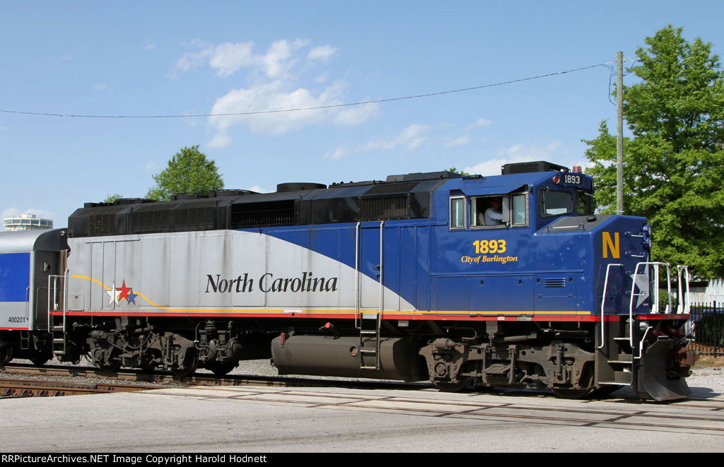 RNCX 1893 backs train P074 towards the yard